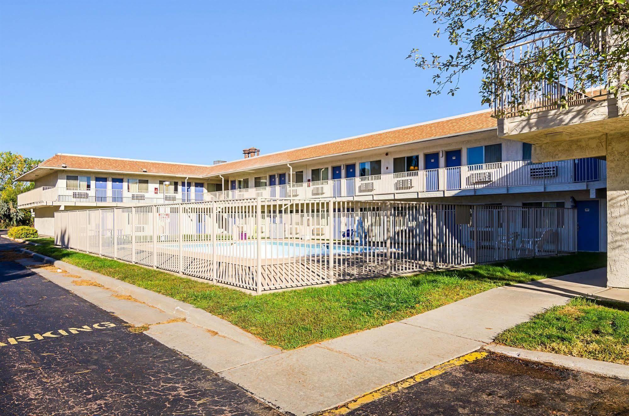 Motel 6-Mitchell, Sd Eksteriør billede